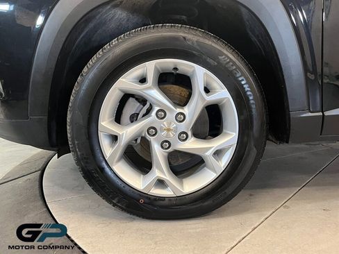 Used 2024 Chevrolet Trax LS w/ LS Convenience Package image 9