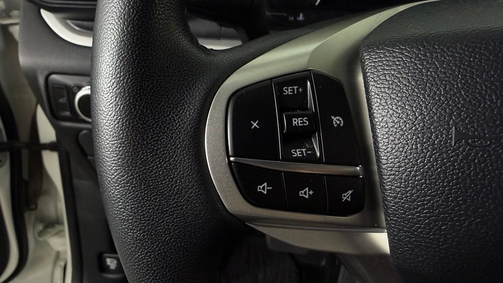 Used 2023 Ford Explorer XLT AWD/4WD image 17