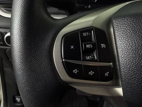 Used 2023 Ford Explorer XLT AWD/4WD image 17