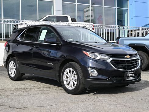 Used 2020 Chevrolet Equinox LT image 2