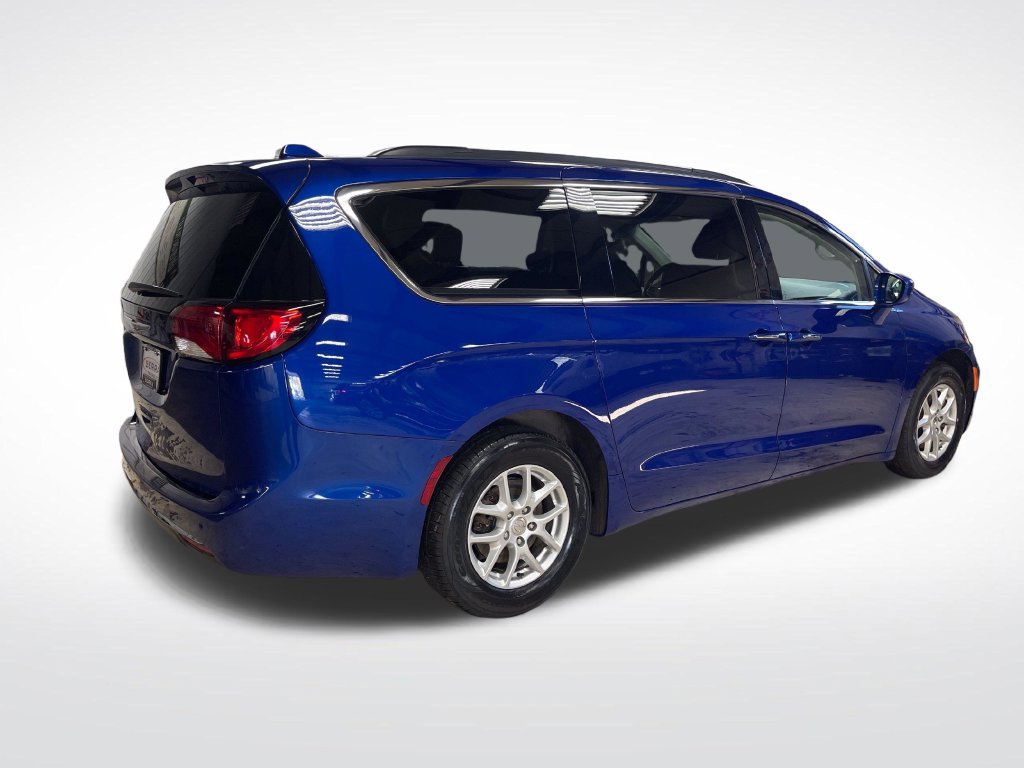 Used 2020 Chrysler Pacifica Touring w/ Cold Weather Group FWD image 7