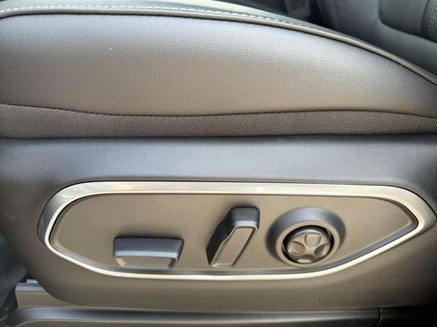 New 2026 Jeep Grand Wagoneer 2WD w/ Premium Group I image 25