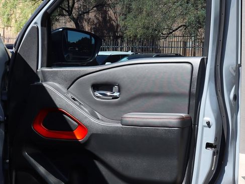 Used 2022 Nissan Frontier Pro-X RWD image 34