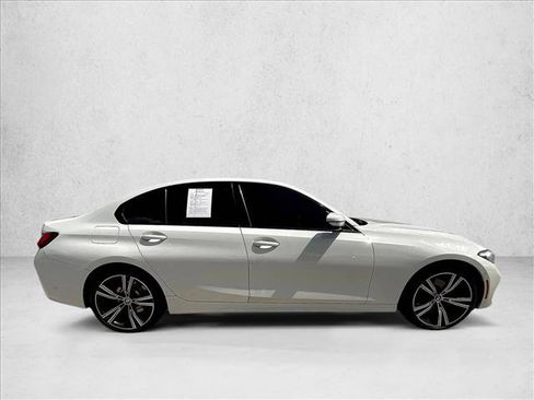 Used 2023 BMW 330i Sedan w/ Parking Assistance Package RWD image 5