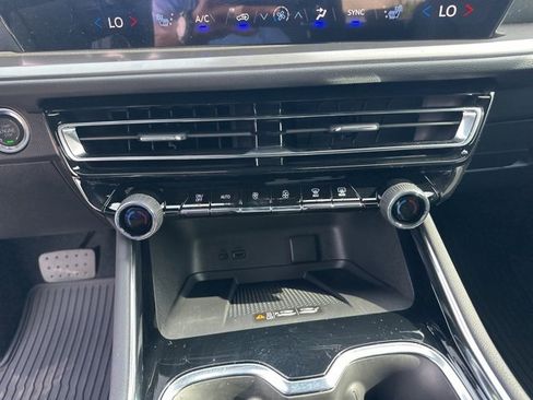 New 2026 Chevrolet Traverse LT w/ Midnight/Sport Edition image 24