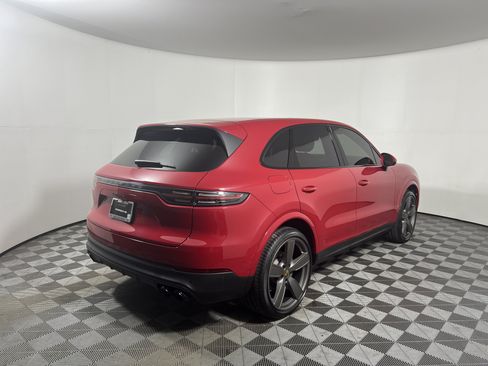 Certified 2023 Porsche Cayenne AWD/4WD image 7