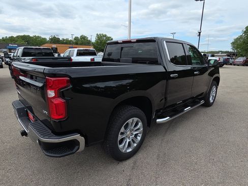 New 2026 Chevrolet Silverado 1500 LTZ w/ Z71 Off-Road Package AWD/4WD image 9