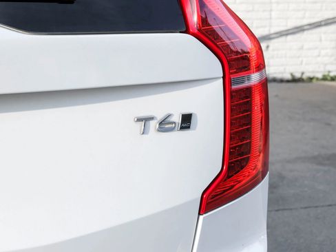 Used 2017 Volvo XC90 T6 Momentum w/ Vision Package image 51