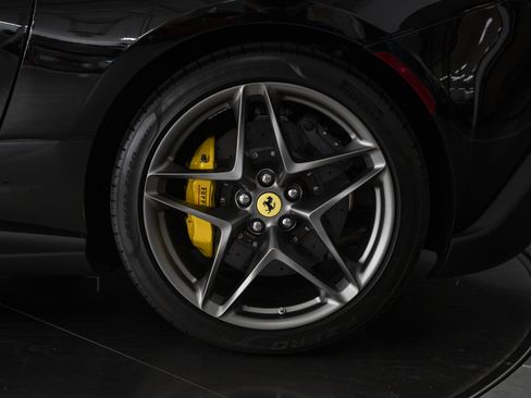 Used 2026 Ferrari Roma Spider RWD image 20