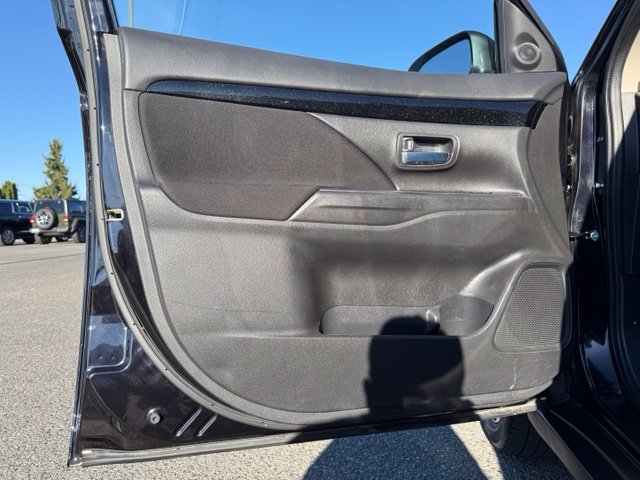 Used 2020 Mitsubishi Outlander ES AWD/4WD image 25