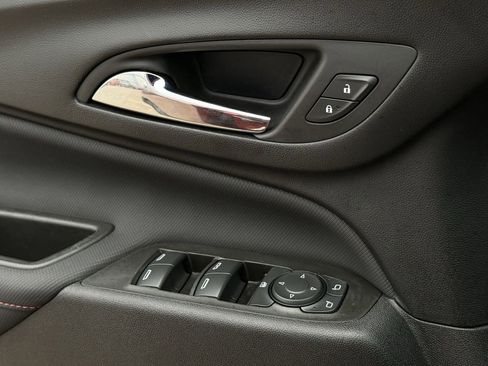 Certified 2024 Chevrolet Equinox RS w/ LPO, Floor Liner Package image 20