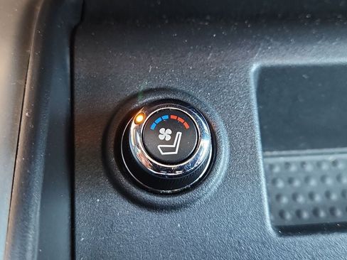 Used 2016 Nissan Titan PRO-4X AWD/4WD image 24