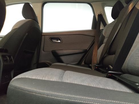 Used 2023 Nissan Rogue SV FWD image 18