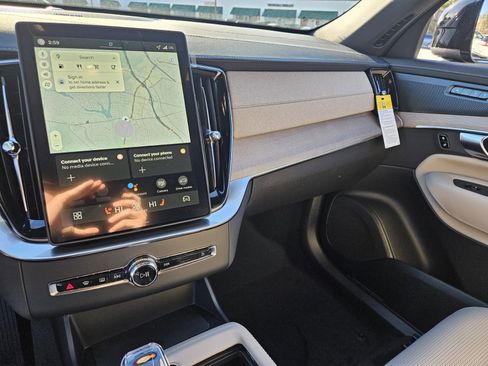 New 2026 Volvo XC90 B6 Ultra w/ Protection Package Premier image 13