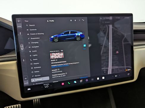 Used 2021 Tesla Model S Plaid image 9