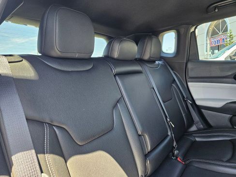 Certified 2025 Jeep Compass Limited AWD/4WD image 14