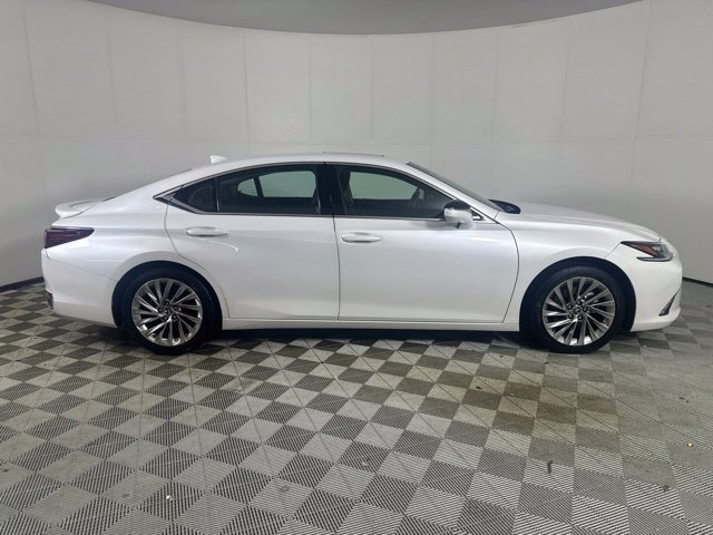 Used 2023 Lexus ES 300h Ultra Luxury FWD image 11