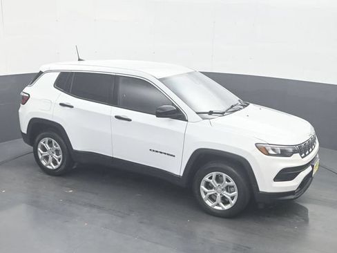 Used 2024 Jeep Compass Sport AWD/4WD image 18