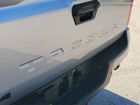 Used 2025 Toyota Tacoma TRD Off-Road image 6