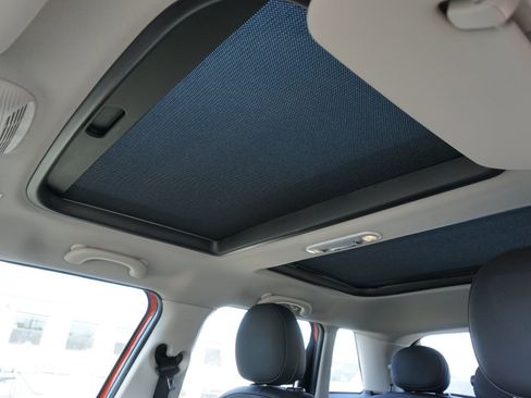 Used 2019 MINI Cooper 4-Door Hardtop image 13