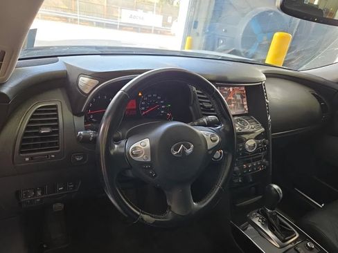 Used 2011 INFINITI FX35 2WD w/ Premium Pkg image 7
