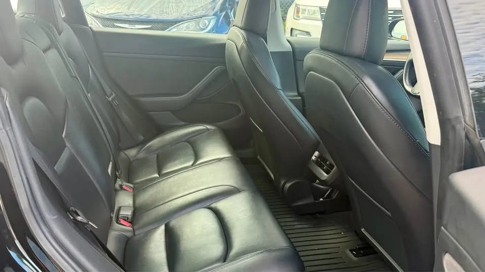 Used 2023 Tesla Model 3 Standard Range RWD image 7