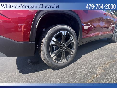 New 2027 Chevrolet Traverse LT w/ Sun and Wheel Package FWD image 25