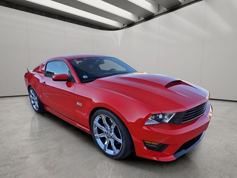 Used 2011 Ford Mustang GT Premium w/ Comfort Pkg image 8