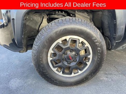 Used 2024 Toyota Tacoma TRD Off-Road AWD/4WD image 7