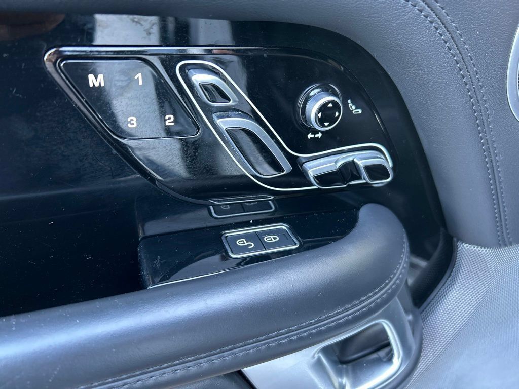 Used 2019 Land Rover Range Rover Supercharged AWD/4WD image 12