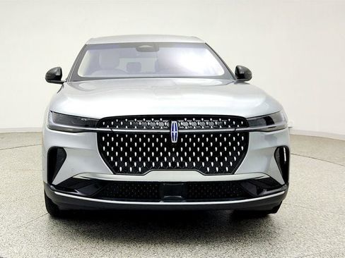 Used 2024 Lincoln Nautilus Premier AWD/4WD image 2