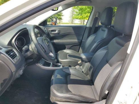 Used 2018 Jeep Compass Latitude FWD image 5