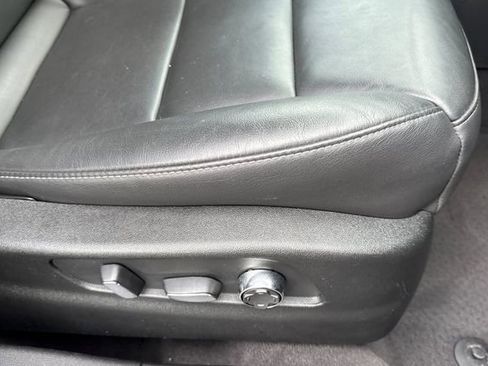 Used 2024 Cadillac XT4 Premium Luxury image 23