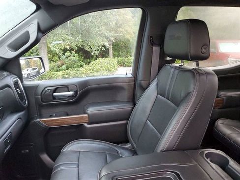 Used 2020 Chevrolet Silverado 1500 High Country w/ Technology Package image 32