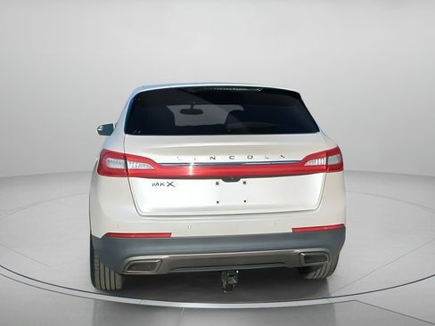 Used 2016 Lincoln MKX Select image 22