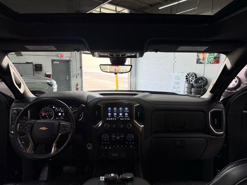 Used 2021 Chevrolet Silverado 1500 High Country w/ Technology Package image 27