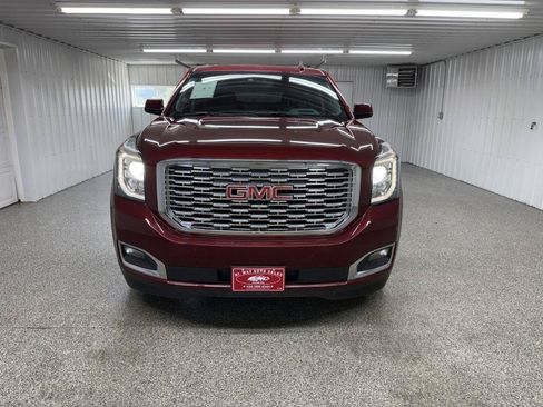Used 2019 GMC Yukon XL Denali w/ Denali Ultimate Package AWD/4WD image 3