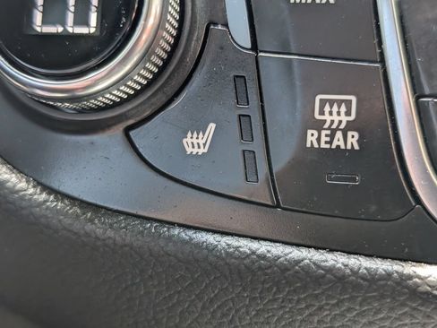 Used 2022 Chevrolet Equinox RS w/ Infotainment Package FWD image 29