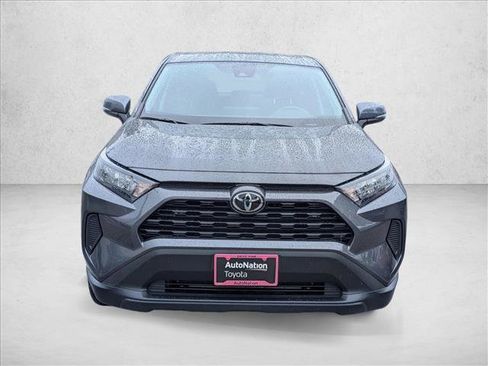 Certified 2022 Toyota RAV4 LE AWD/4WD image 2