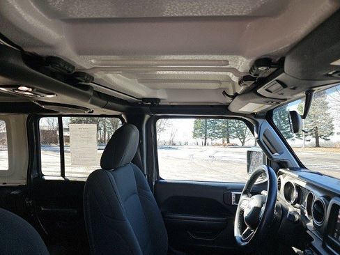 Used 2021 Jeep Wrangler Unlimited Willys image 12