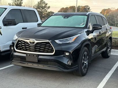 Used 2023 Toyota Highlander XLE