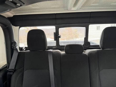 Used 2023 Jeep Gladiator Sport image 18