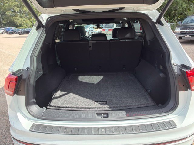 Used 2022 Volkswagen Tiguan SE R-Line AWD/4WD image 13