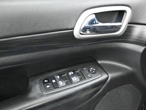 Certified 2022 Jeep Grand Cherokee Laredo E AWD/4WD image 21