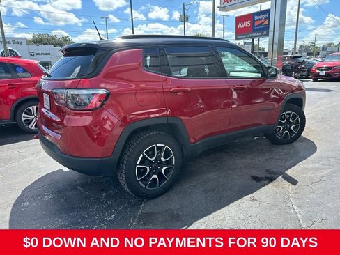 Used 2025 Jeep Compass Trailhawk AWD/4WD image 3