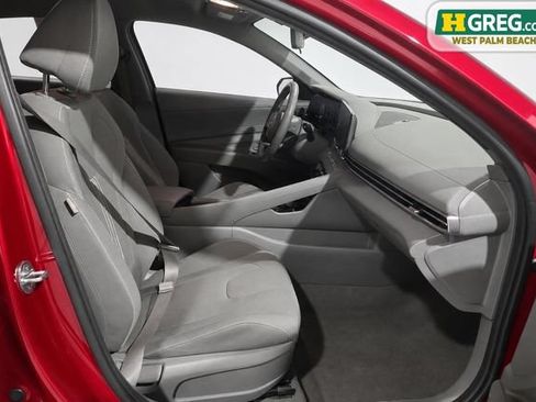 Used 2023 Hyundai Elantra SEL w/ Convenience Package FWD image 11