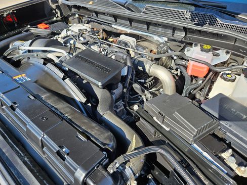 Used 2024 Chevrolet Silverado 3500 High Country AWD/4WD image 34