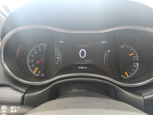 Used 2020 Jeep Grand Cherokee Limited AWD/4WD image 22