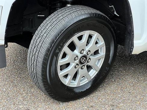 Used 2024 Toyota Tacoma SR5 AWD/4WD image 42