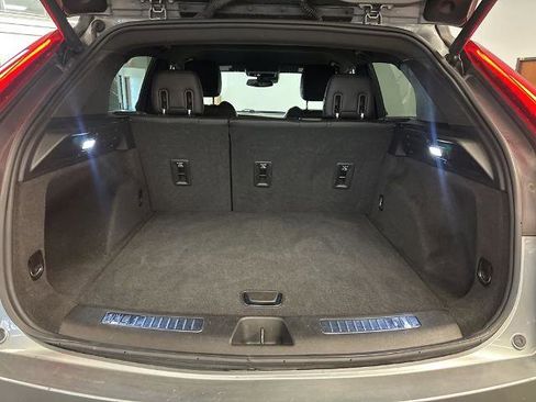 Used 2023 Cadillac XT4 Premium Luxury image 12